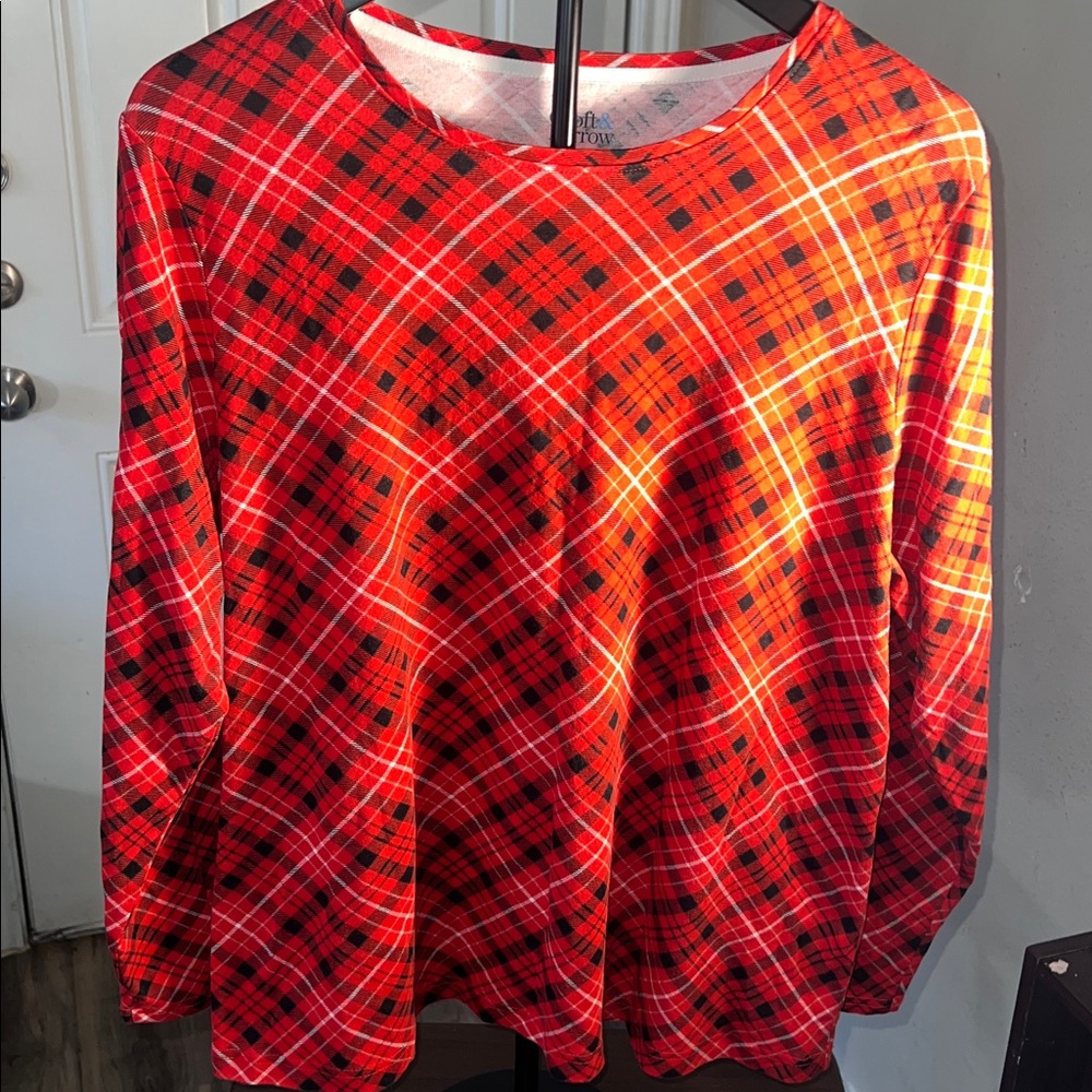 Croft & Barrow Women's Red and Black Plaid Long Sleeve Top
